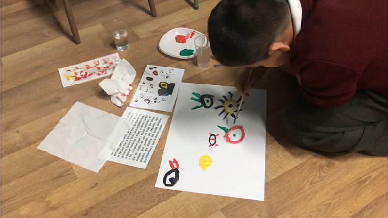 Explorando Miró: pintura cooperativa